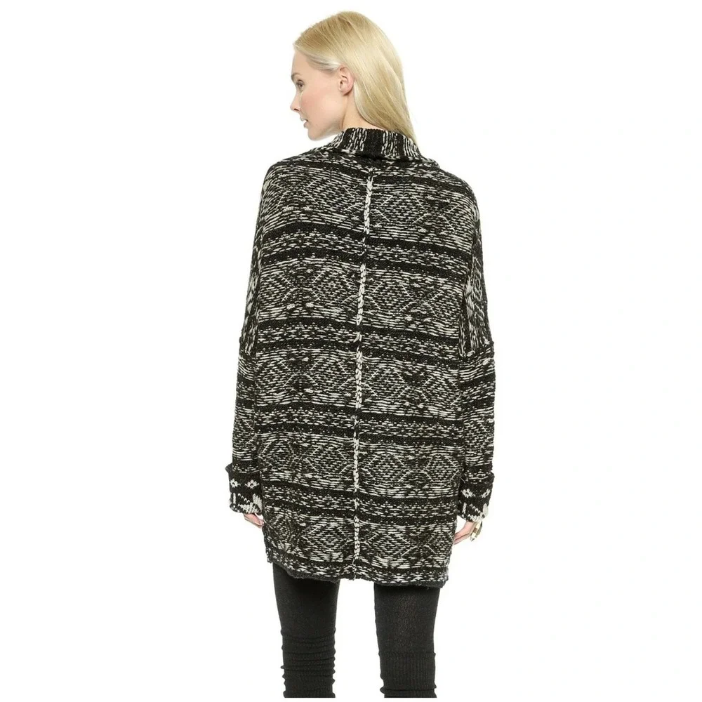 Free People- RARE‎ - Hidden SnowflakeInside Out Cardigan Size XS Oversized Fit